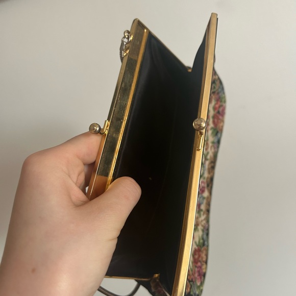 Antique floral tapestry clutch purse - Picture 9 of 11